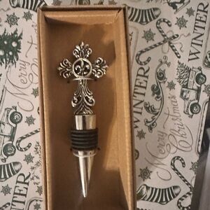 Elegant Silver Wine Stopper